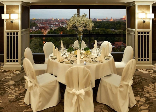 Imagen de los interiores del Hotel Hilton Munich Park. Foto 8