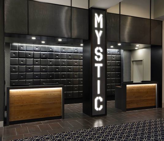 Imagen de los interiores del Hotel Hilton Mystic. Foto 15