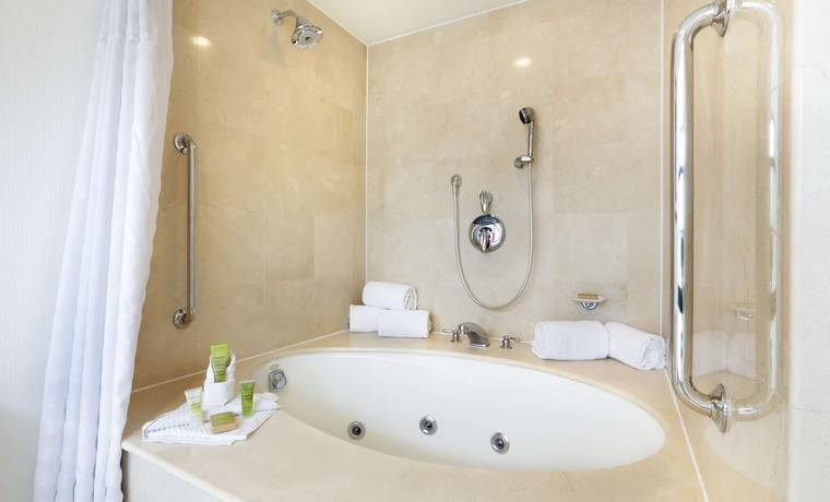 Imagen de la habitación del Hotel Hilton Mystic. Foto 13