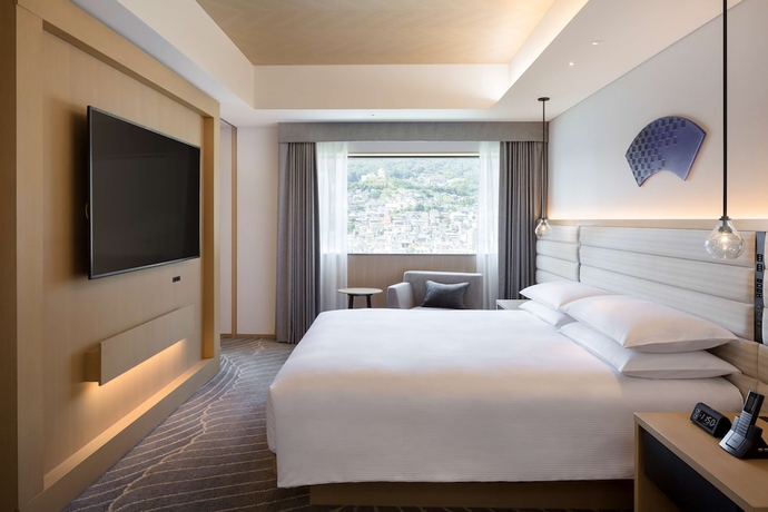 Imagen de la habitación del Hotel Hilton Nagasaki. Foto 15