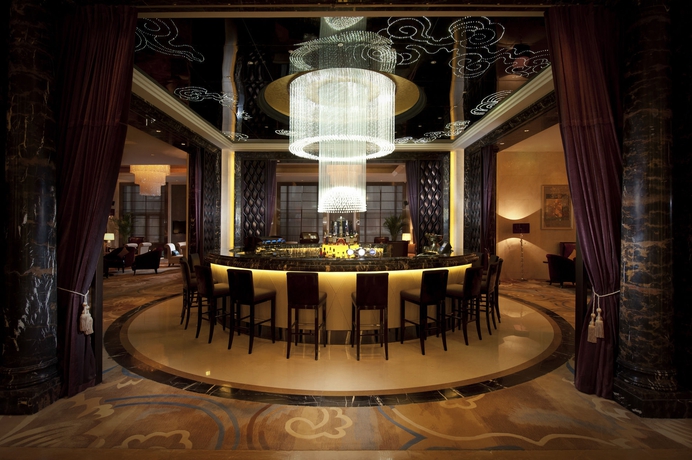 Imagen del bar/restaurante del Hotel Hilton Nanjing. Foto 5