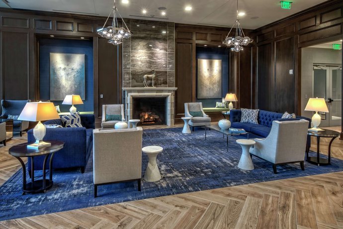 Imagen de los interiores del Hotel Hilton Nashville Green Hills. Foto 14