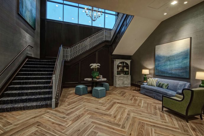 Imagen de los interiores del Hotel Hilton Nashville Green Hills. Foto 17