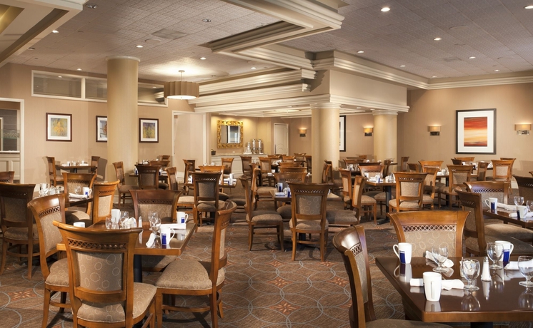 Imagen del bar/restaurante del Hotel Hilton New Orleans Airport. Foto 5