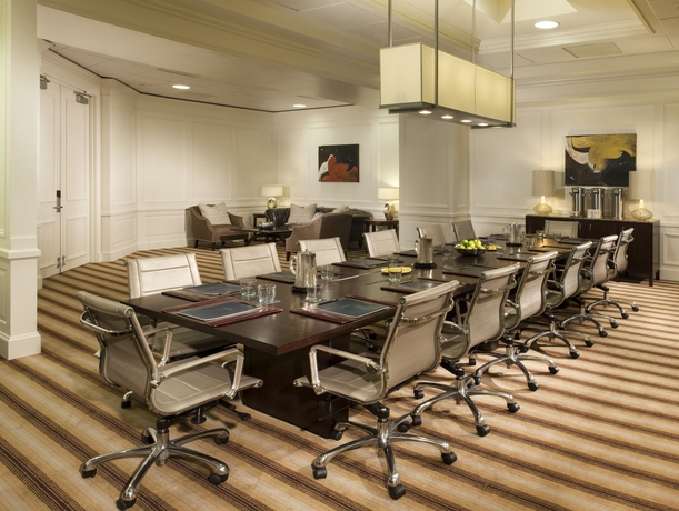 Imagen de los interiores del Hotel Hilton New Orleans Airport. Foto 15