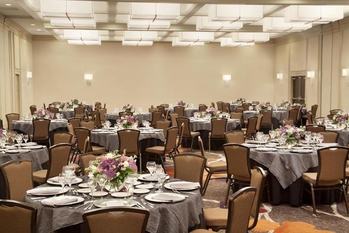 Imagen del bar/restaurante del Hotel Hilton New York JFK Airport. Foto 6