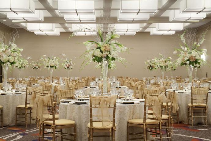 Imagen del bar/restaurante del Hotel Hilton New York JFK Airport. Foto 7