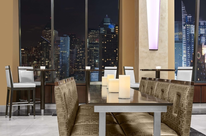 Imagen de los interiores del Hotel Hilton New York Times Square. Foto 17