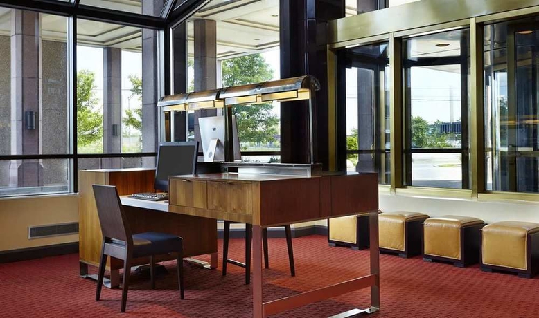 Imagen de los interiores del Hotel Hilton Newark Airport. Foto 11