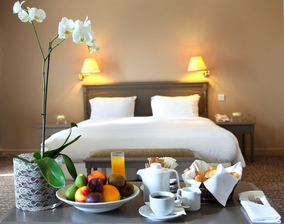 Imagen de la habitación del Hotel Hilton Nicosia. Foto 4