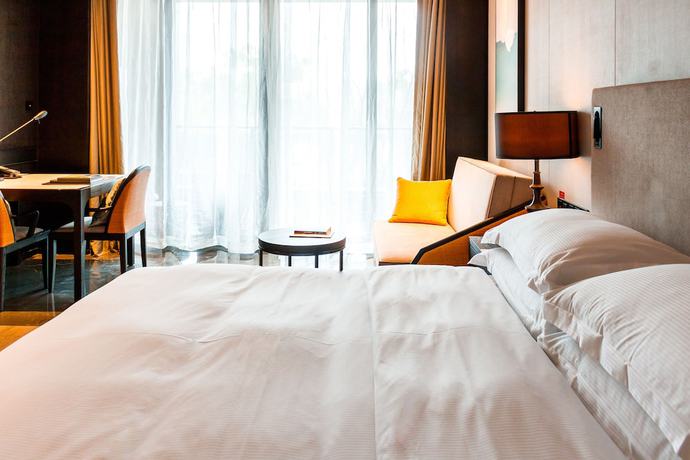 Imagen de la habitación del Hotel Hilton Ningbo Dongqian Lake Resort. Foto 10
