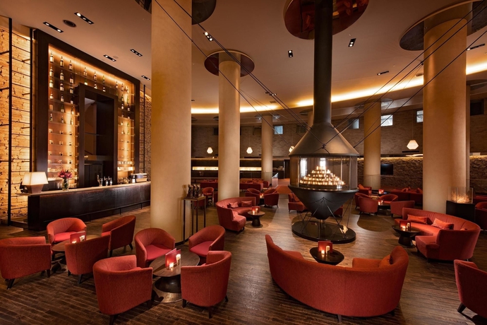 Imagen del bar/restaurante del Hotel Hilton Niseko Village. Foto 5