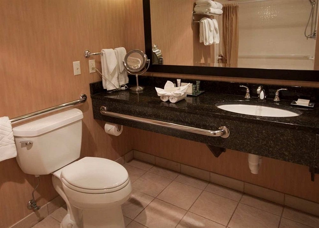 Imagen de la habitación del Hotel Hilton Ocean City Oceanfront Suites. Foto 6