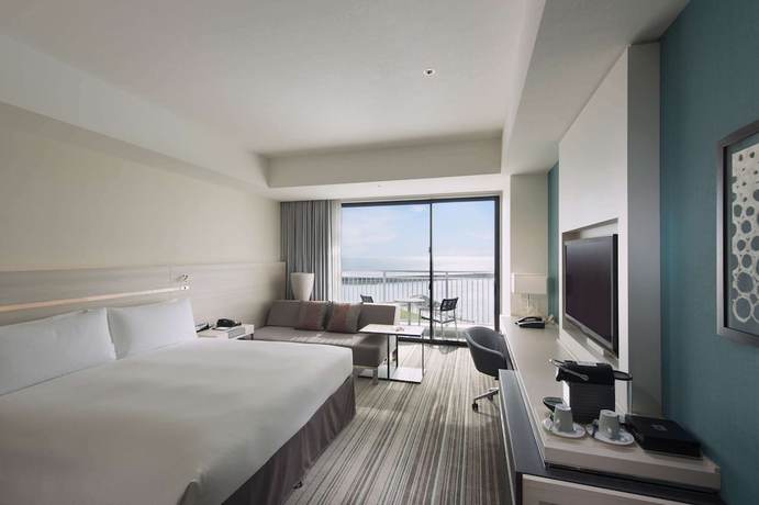 Imagen de la habitación del Hotel Hilton Okinawa Chatan Resort. Foto 8