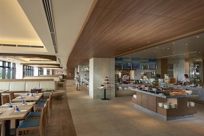 Imagen de los exteriores del Hotel Hilton Okinawa Chatan Resort. Foto 17