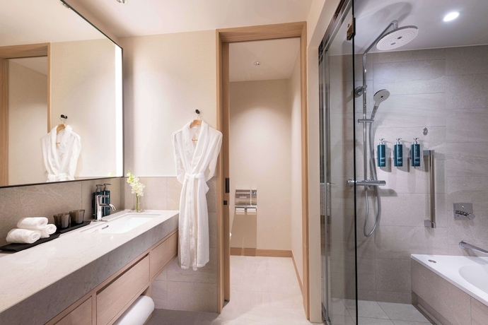 Imagen de la habitación del Hotel Hilton Okinawa Miyako Island Resort. Foto 9