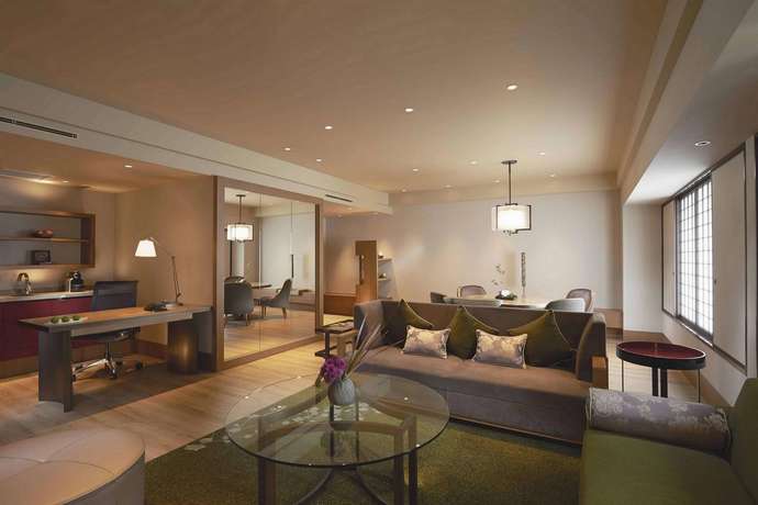 Imagen de la habitación del Hotel Hilton Osaka. Foto 8