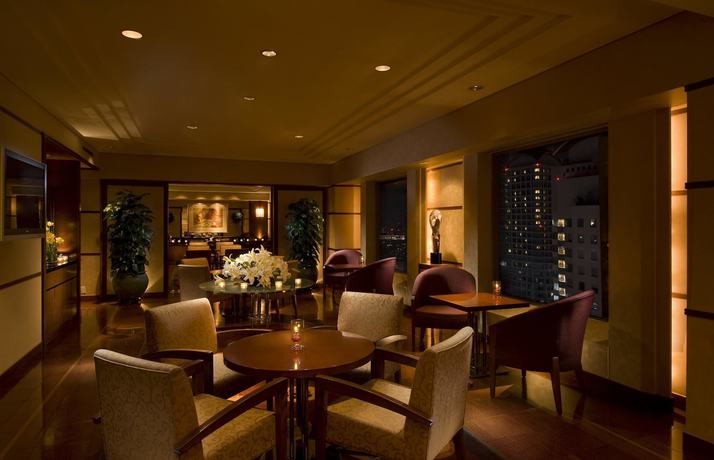 Imagen de la habitación del Hotel Hilton Osaka. Foto 12