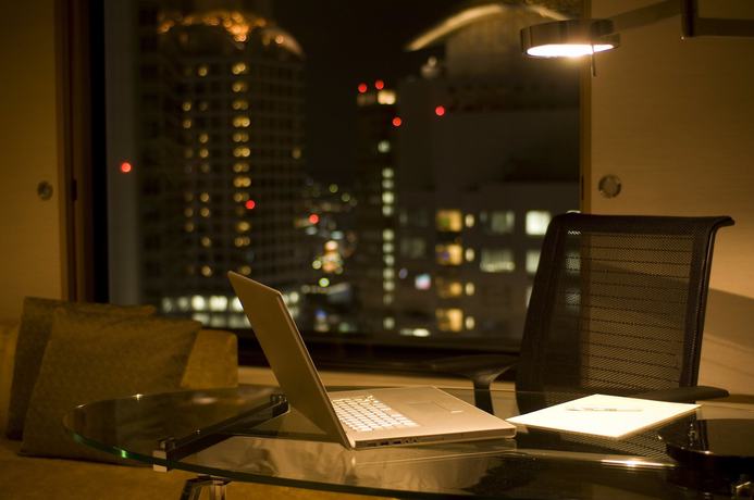 Imagen de la habitación del Hotel Hilton Osaka. Foto 13