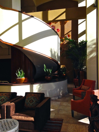 Imagen de los interiores del Hotel Hilton Palacio Del Rio. Foto 9