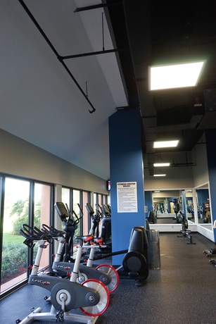 Imagen de los interiores del Hotel Hilton Palm Beach PBI. Foto 12