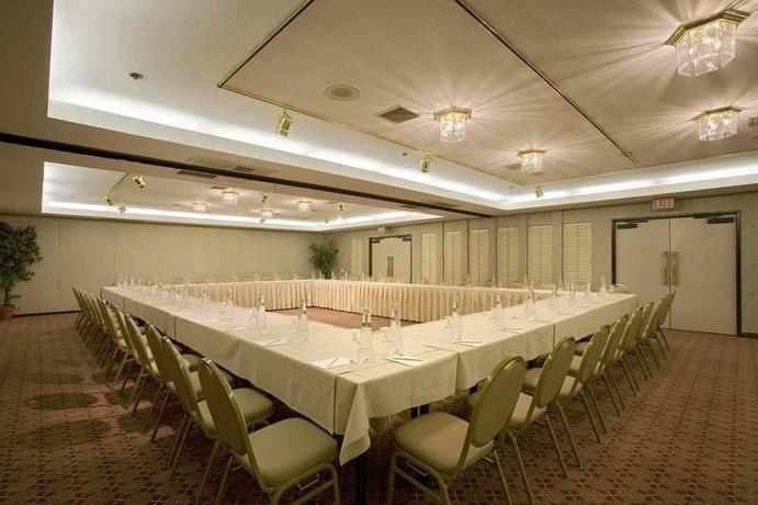 Imagen de los interiores del Hotel Hilton Palm Springs Resort. Foto 16