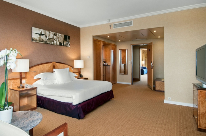 Imagen de la habitación del Hotel Hilton Paris Charles de Gaulle Airport. Foto 8