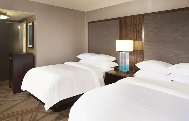 Imagen de la habitación del Hotel Hilton Parsippany. Foto 14