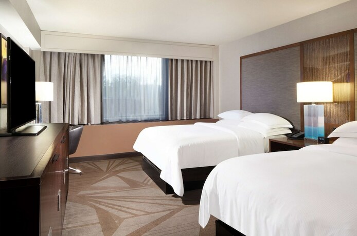 Imagen de la habitación del Hotel Hilton Parsippany. Foto 19