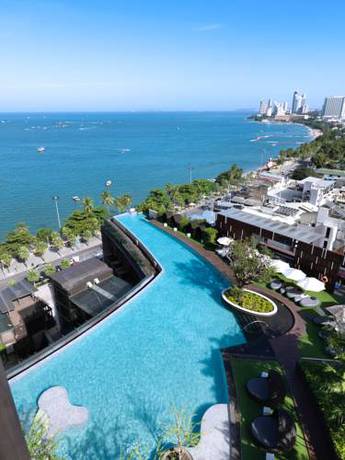 Imagen de la piscina del Hotel Hilton Pattaya. Foto 21