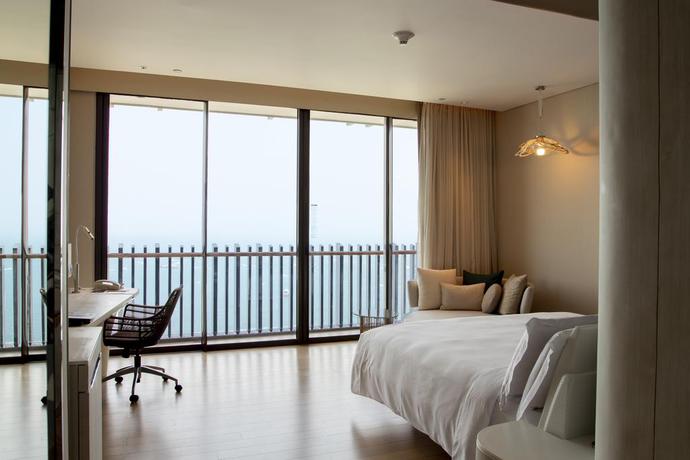 Imagen de la habitación del Hotel Hilton Pattaya. Foto 5