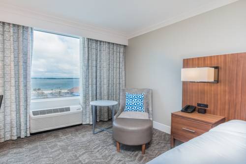 Imagen de la habitación del Hotel Hilton Pensacola Beach. Foto 6