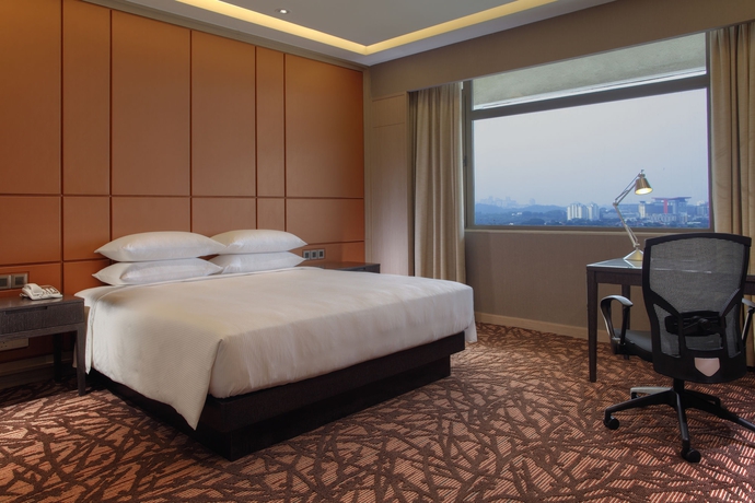 Imagen de la habitación del Hotel Hilton Petaling Jaya. Foto 11