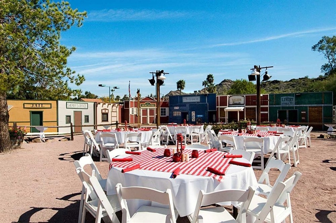 Imagen de los exteriores del Hotel Hilton Phoenix Resort At The Peak. Foto 7