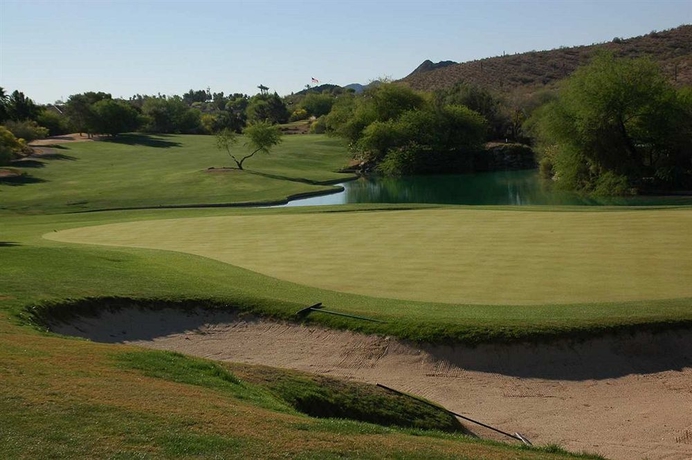 Imagen de los exteriores del Hotel Hilton Phoenix Tapatio Cliffs Resort. Foto 8