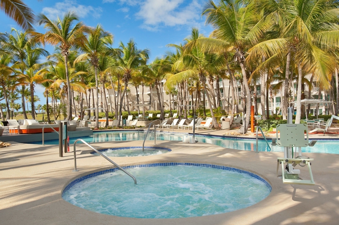 Imagen de los exteriores del Hotel Hilton Ponce Golf and Casino Resort. Foto 8