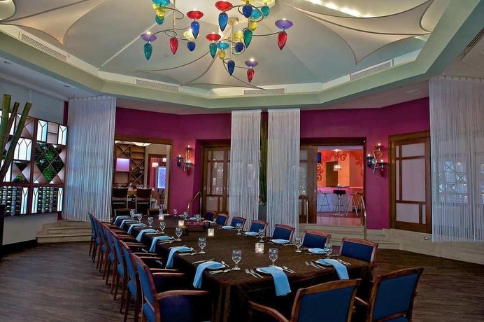 Imagen del bar/restaurante del Hotel Hilton Ponce Golf and Casino Resort. Foto 4