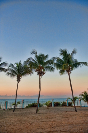 Imagen de los exteriores del Hotel Hilton Ponce Golf and Casino Resort. Foto 11