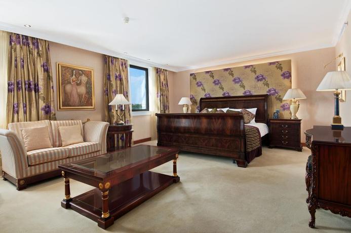 Imagen de la habitación del Hotel Hilton Prague Atrium. Foto 9