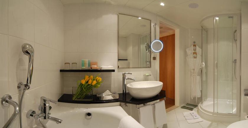 Imagen de la habitación del Hotel Hilton Prague Atrium. Foto 15