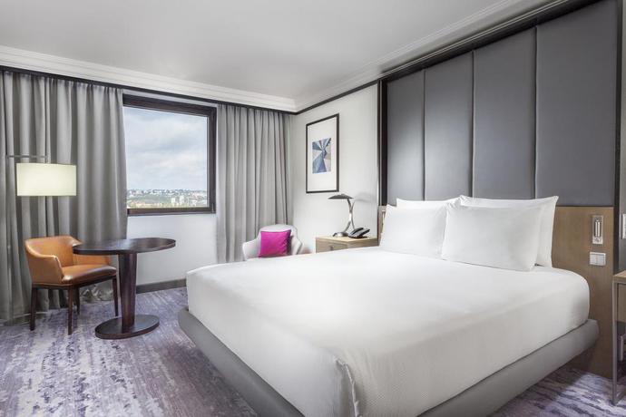 Imagen de la habitación del Hotel Hilton Prague. Foto 11