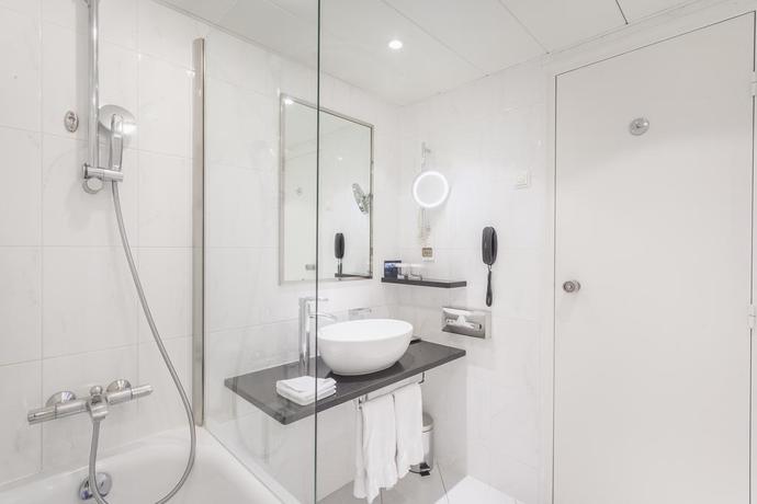 Imagen de la habitación del Hotel Hilton Prague. Foto 13