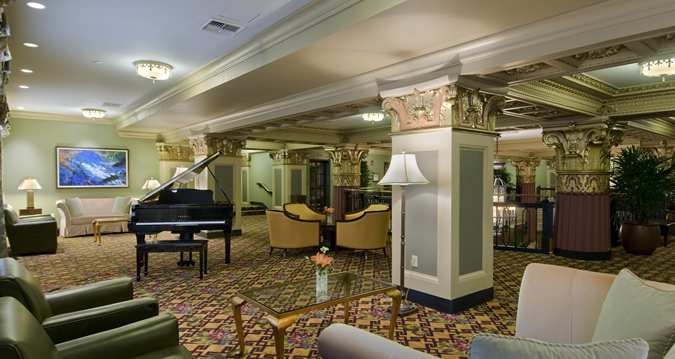 Imagen de los interiores del Hotel Hilton President Kansas City. Foto 4