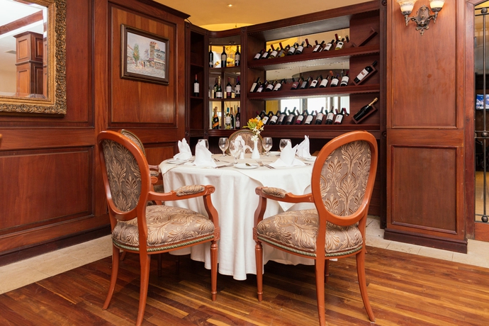 Imagen del bar/restaurante del Hotel Hilton Princess Managua. Foto 8