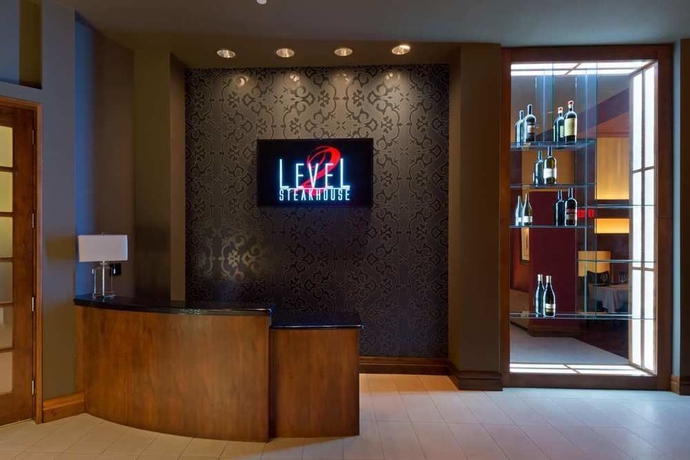 Imagen del bar/restaurante del Hotel Hilton Promenade At Branson Landing. Foto 2