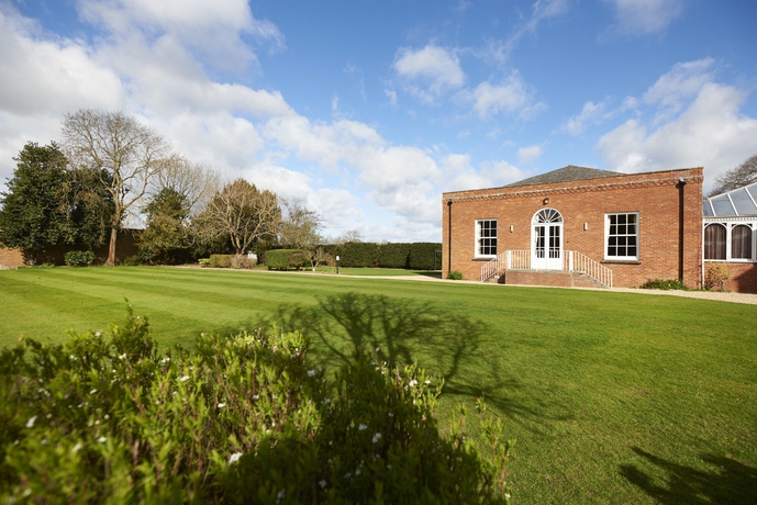 Imagen de los exteriores del Hotel Hilton Puckrup Hall Tewkesbury. Foto 2