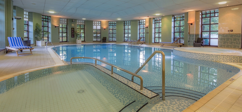 Imagen de la piscina del Hotel Hilton Puckrup Hall Tewkesbury. Foto 16