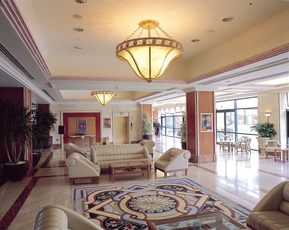 Imagen de los interiores del Hotel Hilton Pyramids Golf. Foto 8