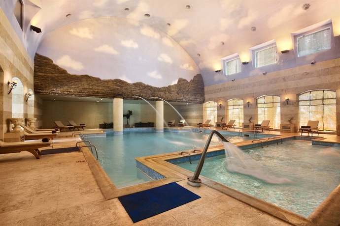 Imagen de la piscina del Hotel Hilton Pyramids Golf. Foto 13