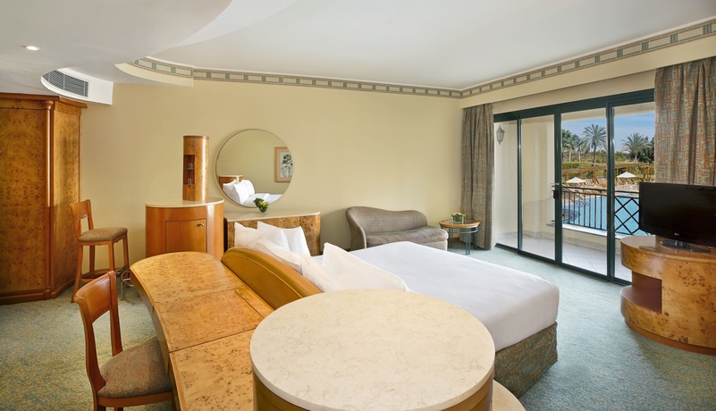 Imagen de la habitación del Hotel Hilton Pyramids Golf. Foto 4